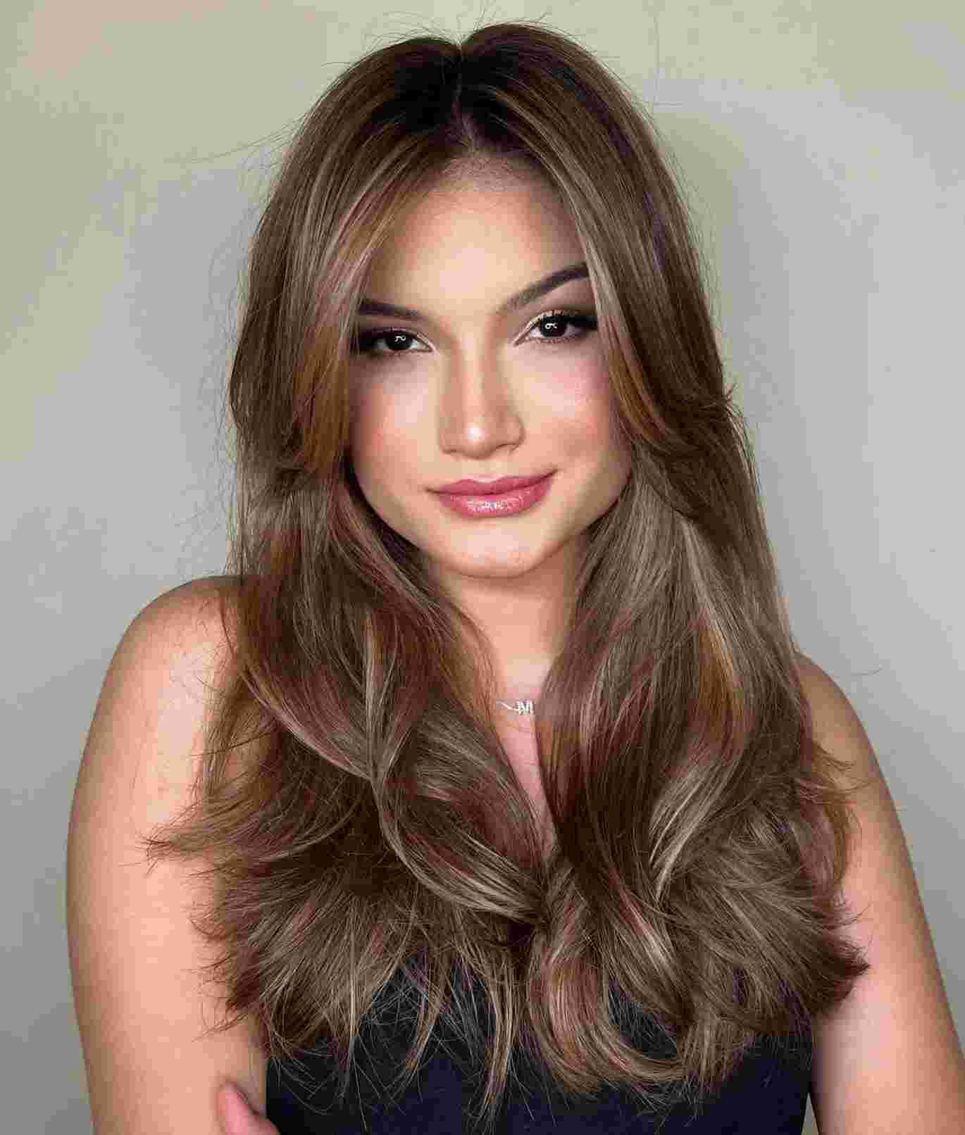21 Flattering Hairstyles For Pear Shaped Faces That Perfectly Balance